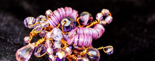 anello fiore in rame e paillettes viola